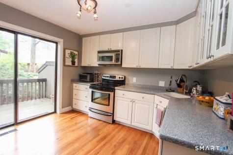 12 Applewood Lane Avon CT 06001