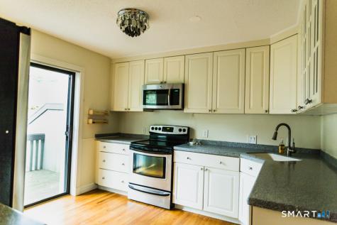 12 Applewood Lane Avon CT 06001