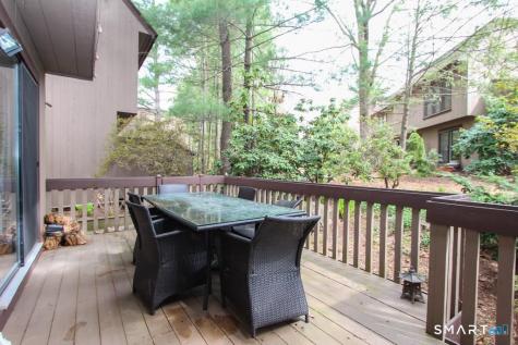 12 Applewood Lane Avon CT 06001
