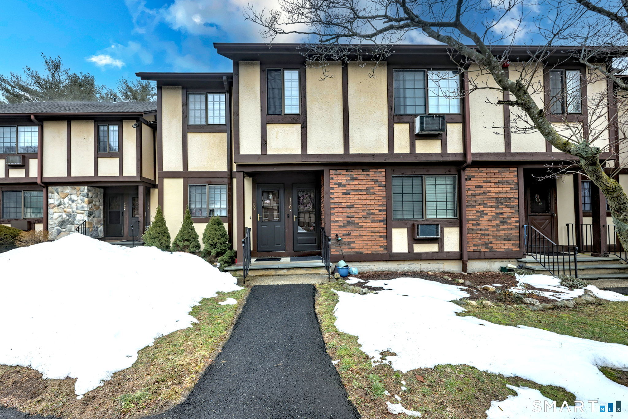 110 Foxwood Close Milford CT 06461