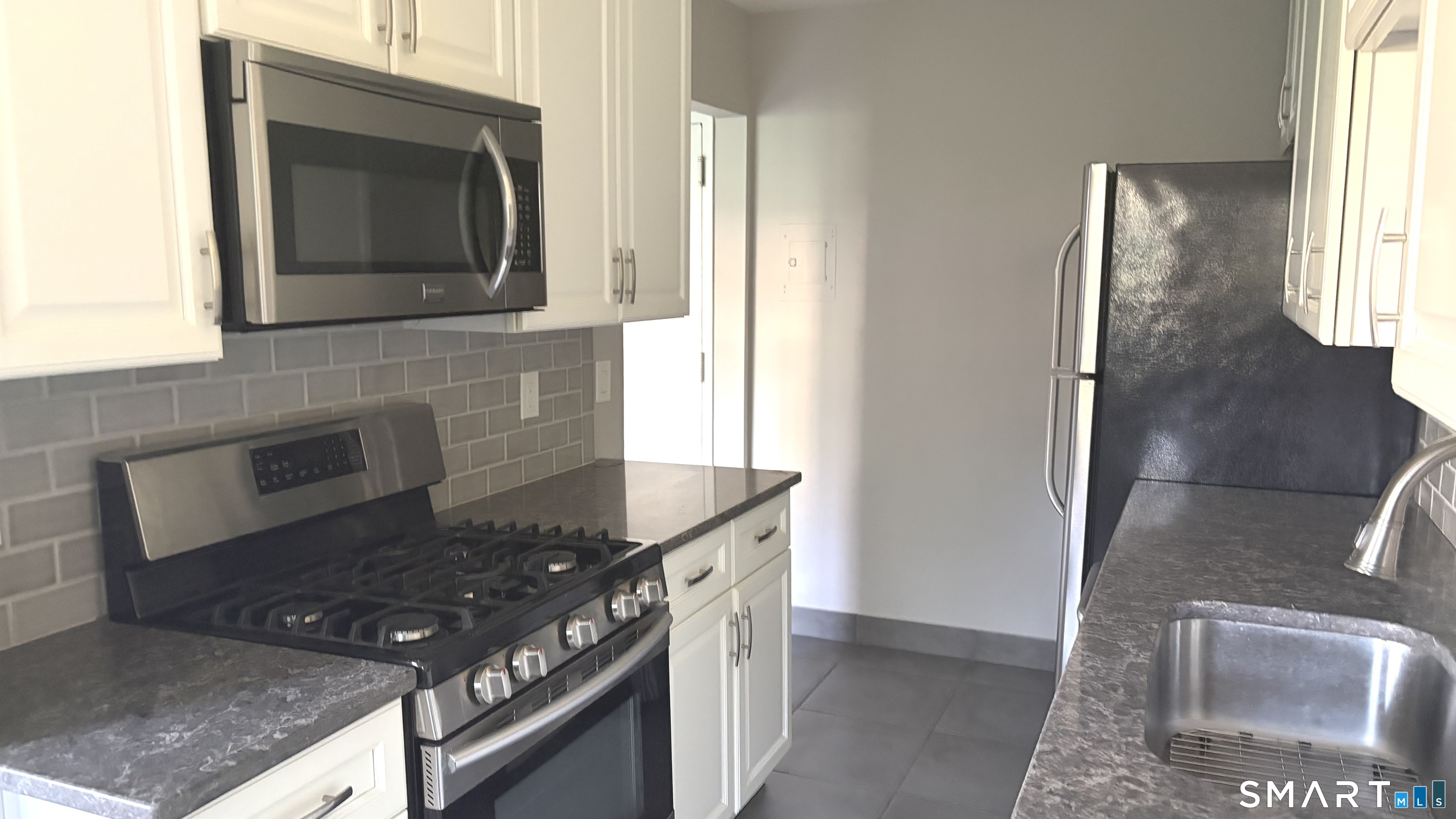 1000 Knapps Highway Fairfield CT 06825