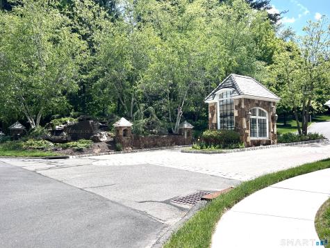 178 Ridgewood Drive Middlebury CT 06762