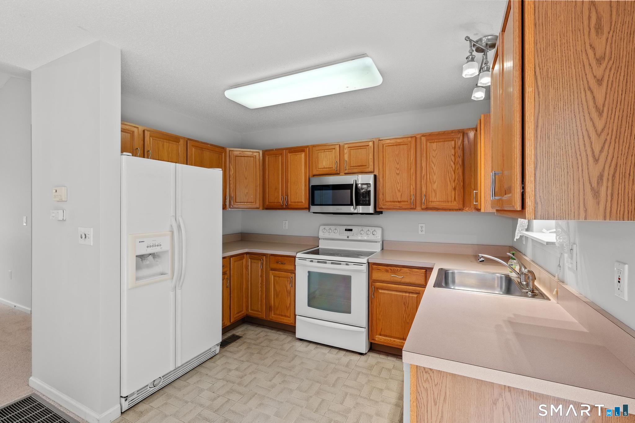 26 Hunter Drive South Windsor CT 06074