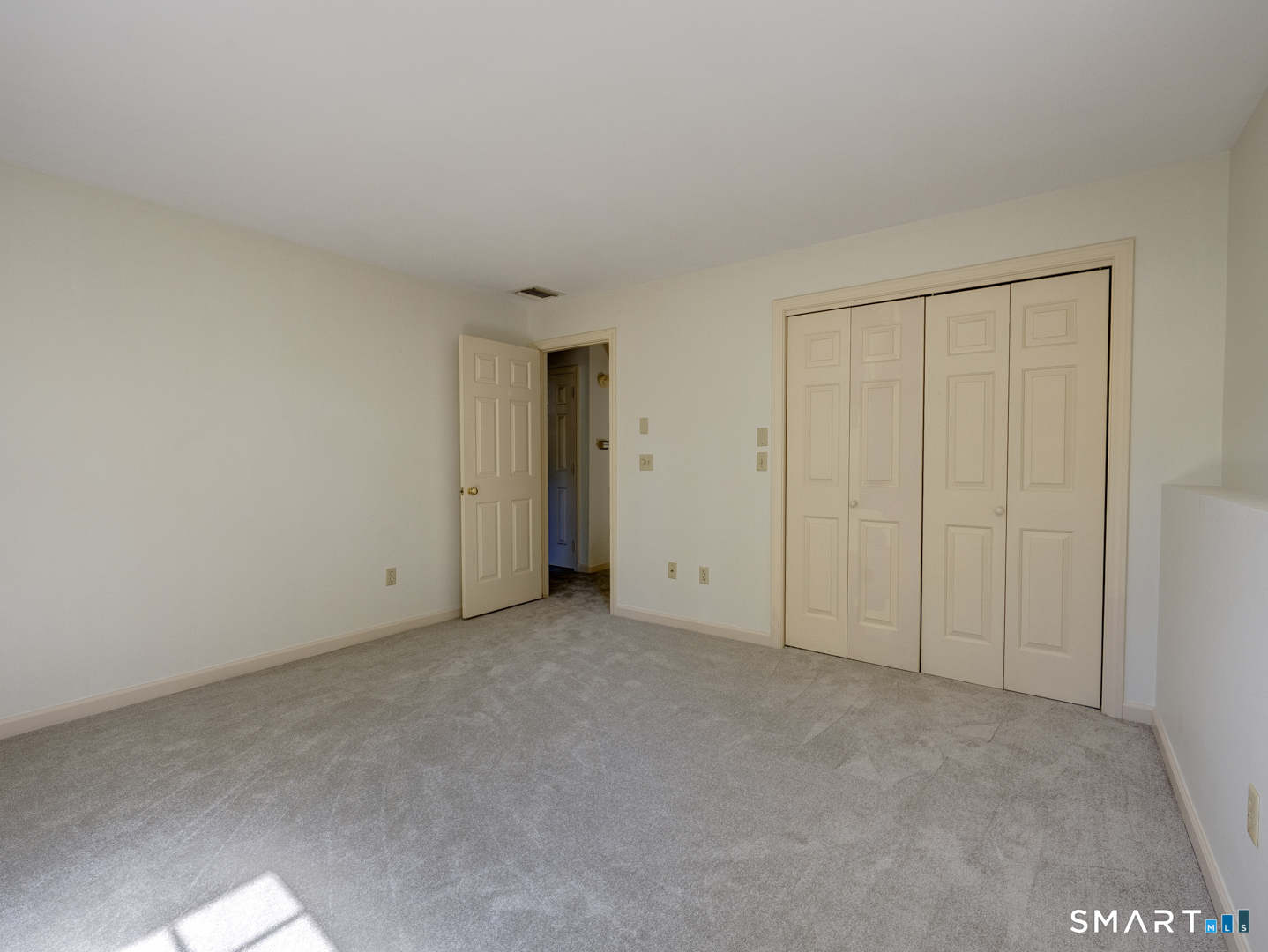 84 Founders Village Clinton CT 06413