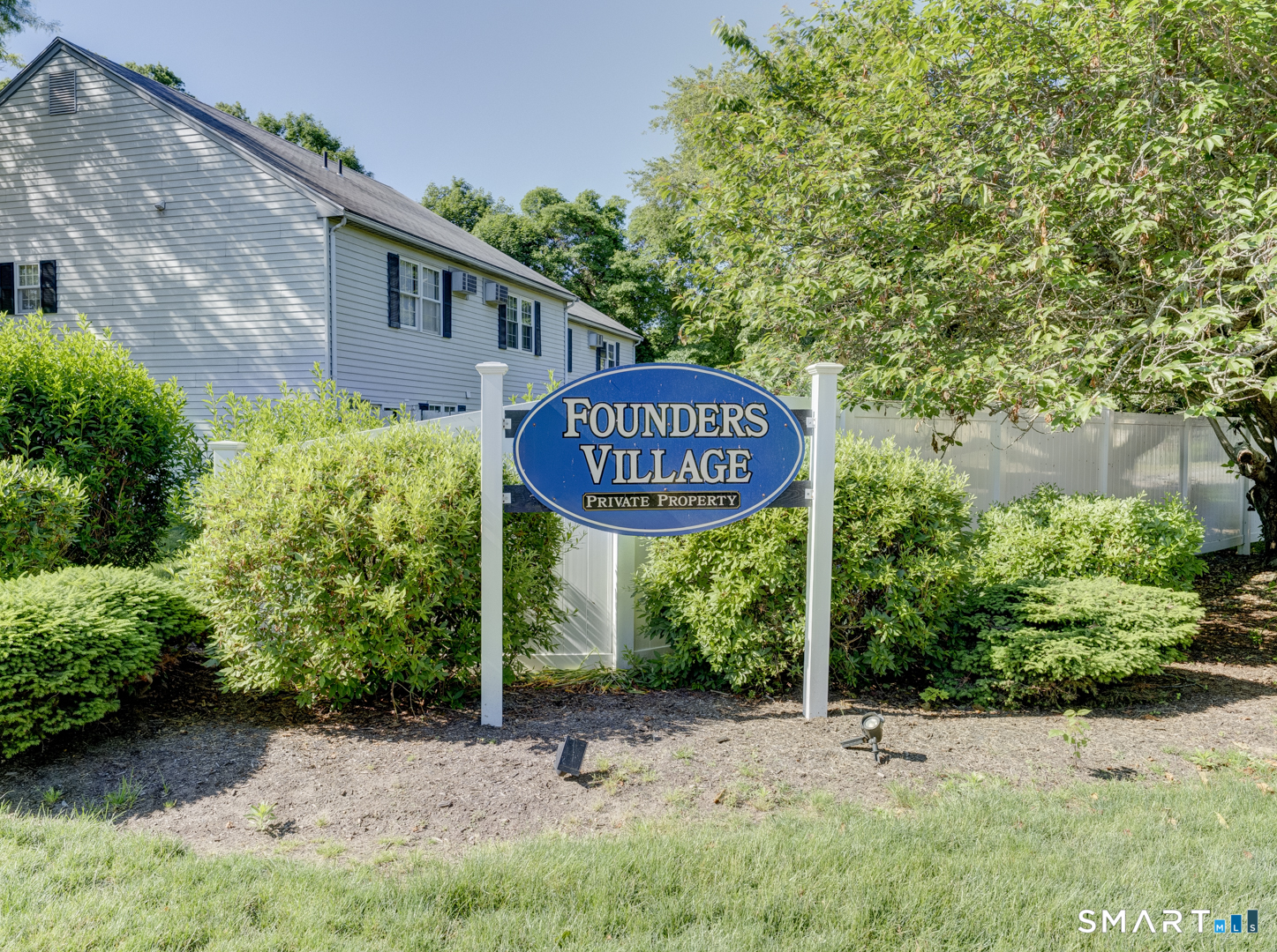 84 Founders Village Clinton CT 06413