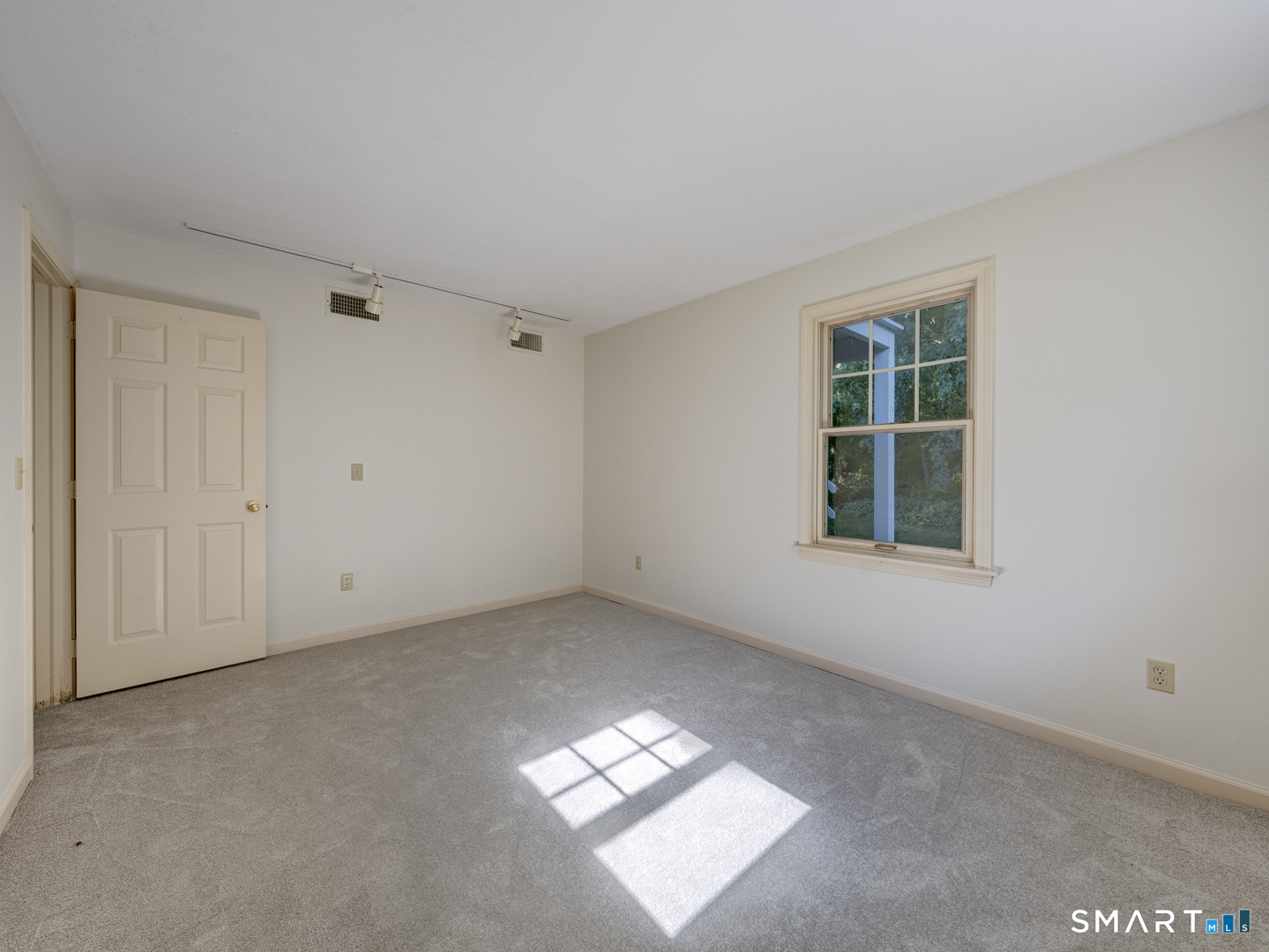 84 Founders Village Clinton CT 06413
