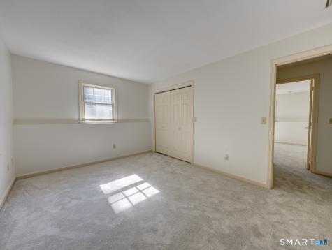 84 Founders Village Clinton CT 06413