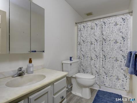 84 Founders Village Clinton CT 06413