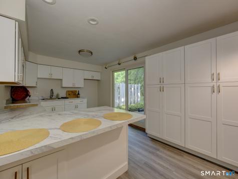 84 Founders Village Clinton CT 06413