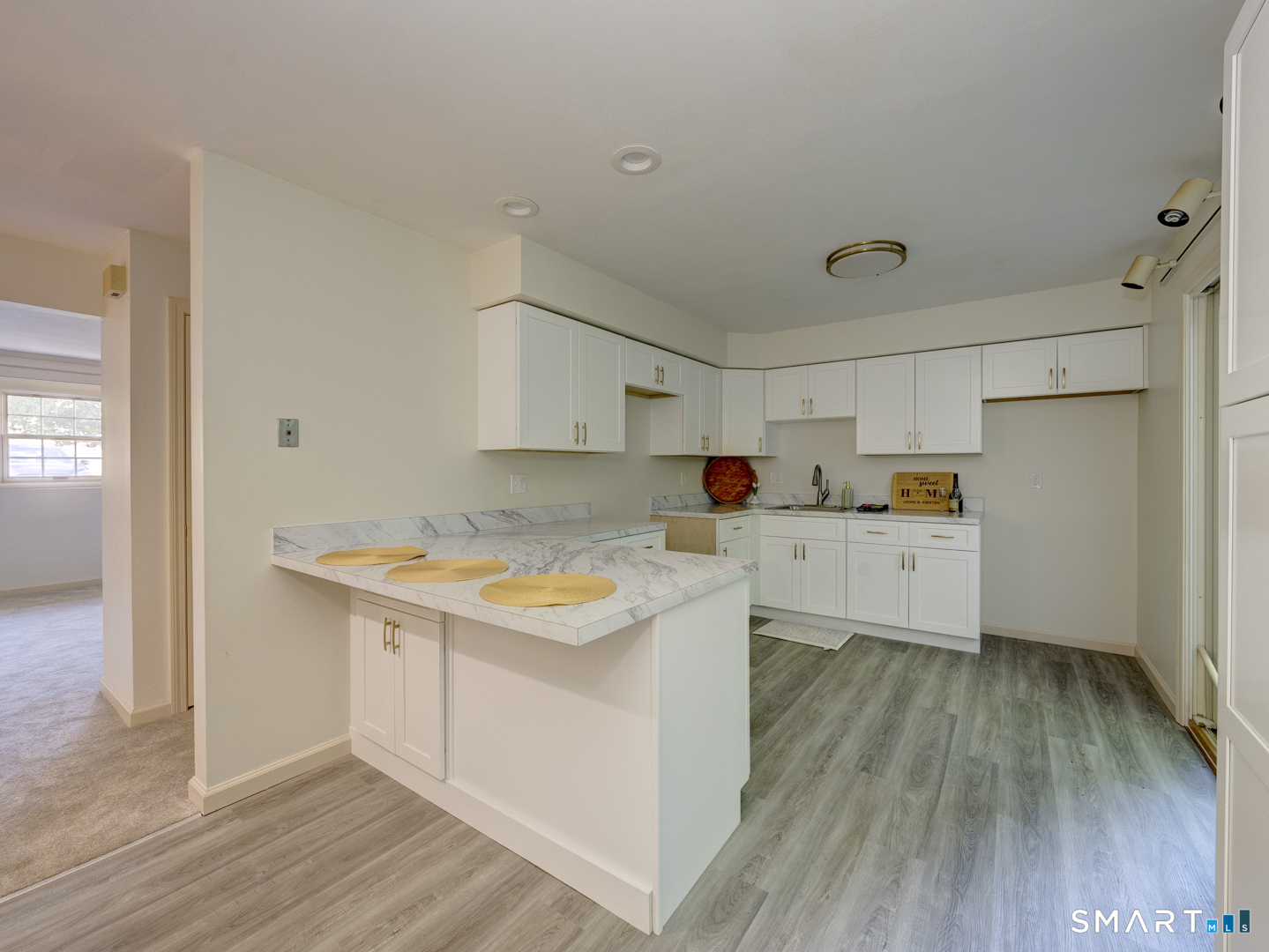 84 Founders Village Clinton CT 06413