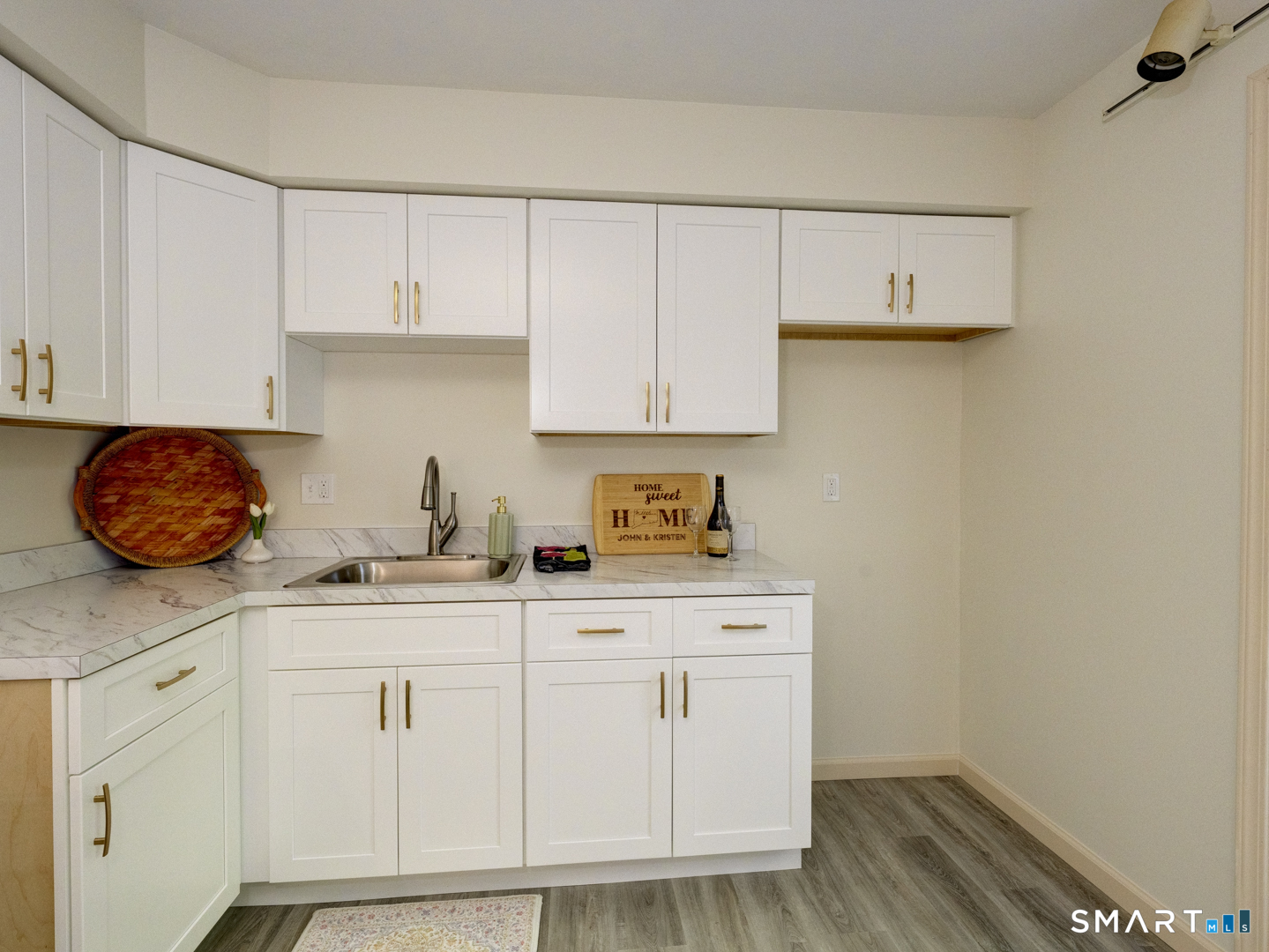 84 Founders Village Clinton CT 06413
