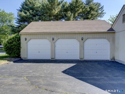 84 Founders Village Clinton CT 06413