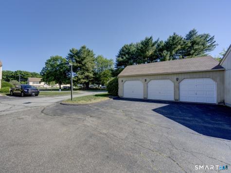 84 Founders Village Clinton CT 06413