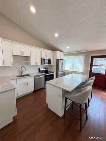 26 Dannys Way Wallingford CT 06492