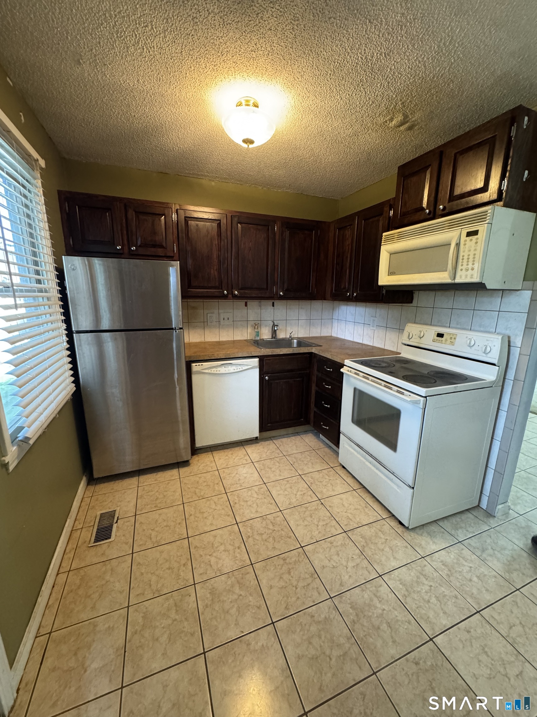 21 Silver Lane East Hartford CT 06118