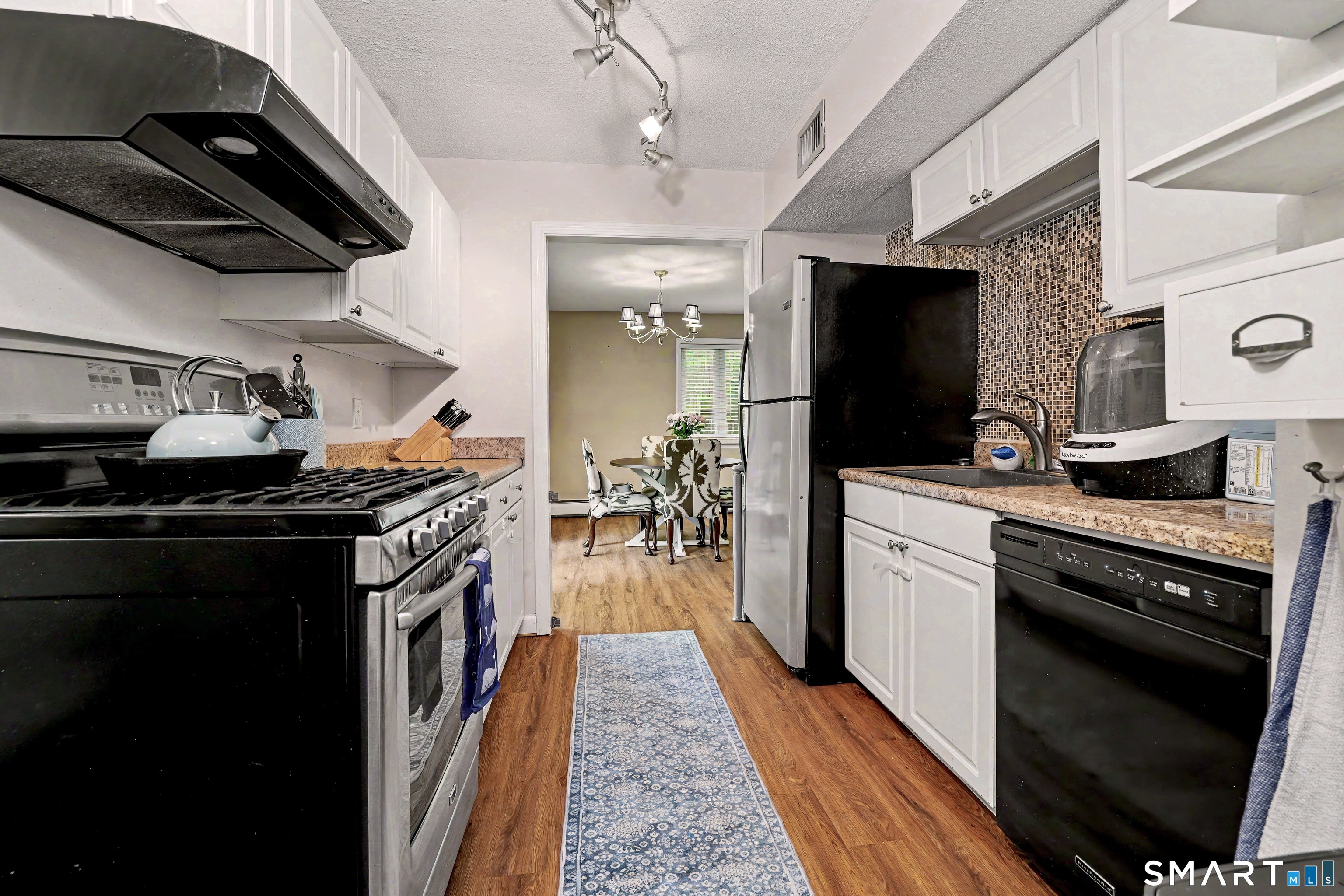 7 Lyle Court Farmington CT 06032