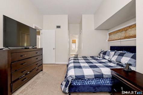 7 Lyle Court Farmington CT 06032