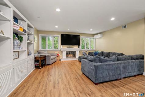 7 Lyle Court Farmington CT 06032