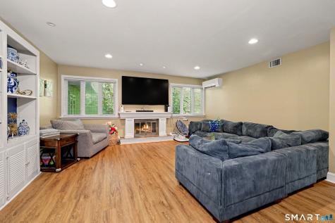 7 Lyle Court Farmington CT 06032