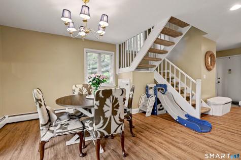 7 Lyle Court Farmington CT 06032