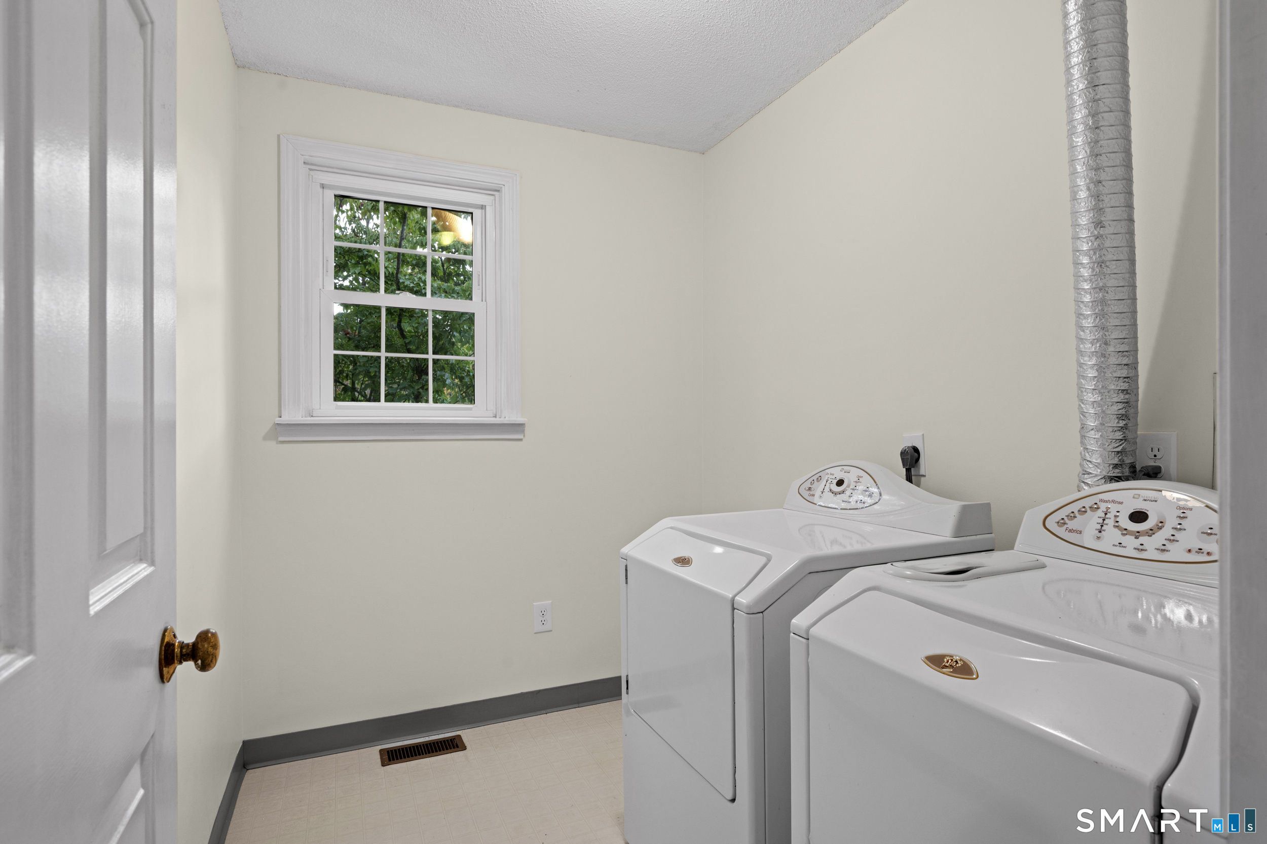 378 Meridian St Extension Groton CT 06340