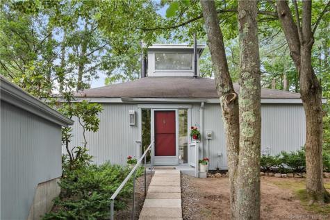 8 Jay Court Avon CT 06001