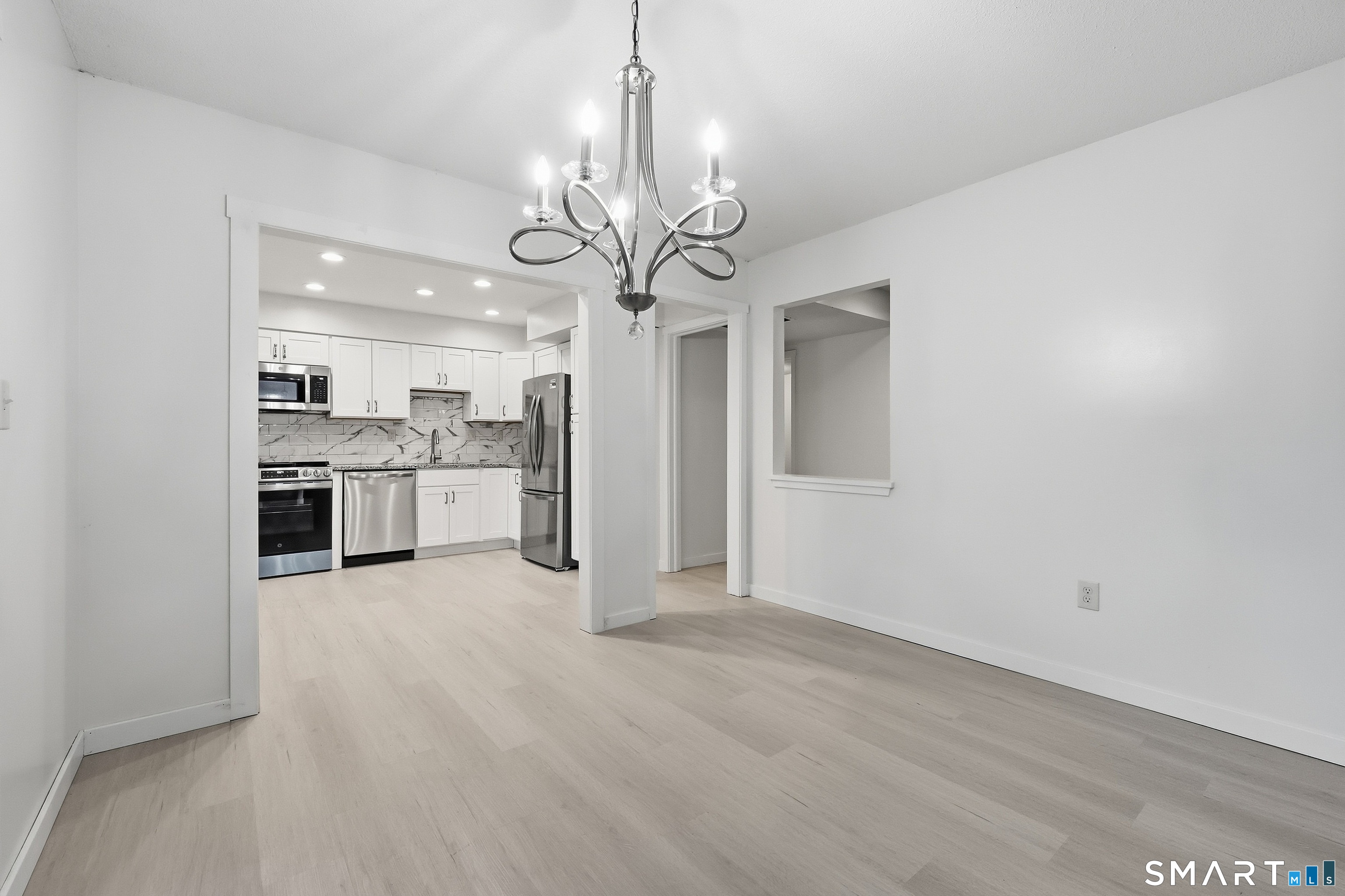 18 Sycamore Lane Avon CT 06001