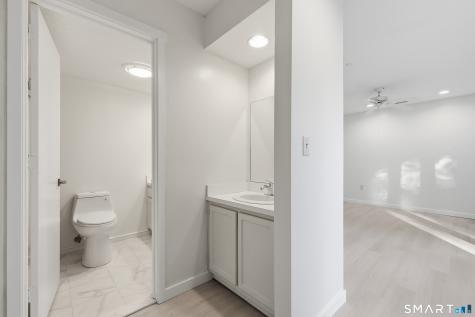 18 Sycamore Lane Avon CT 06001