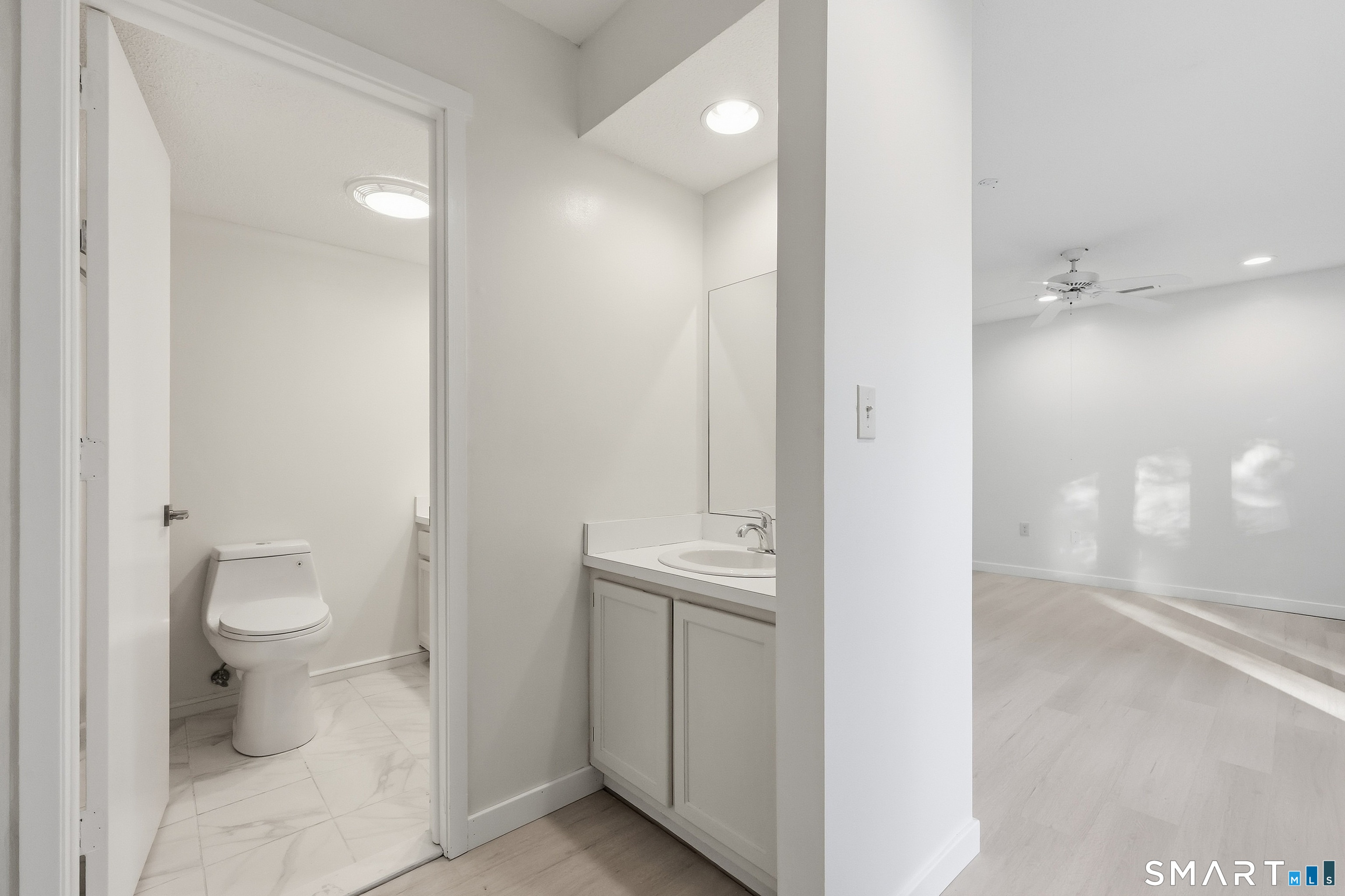 18 Sycamore Lane Avon CT 06001
