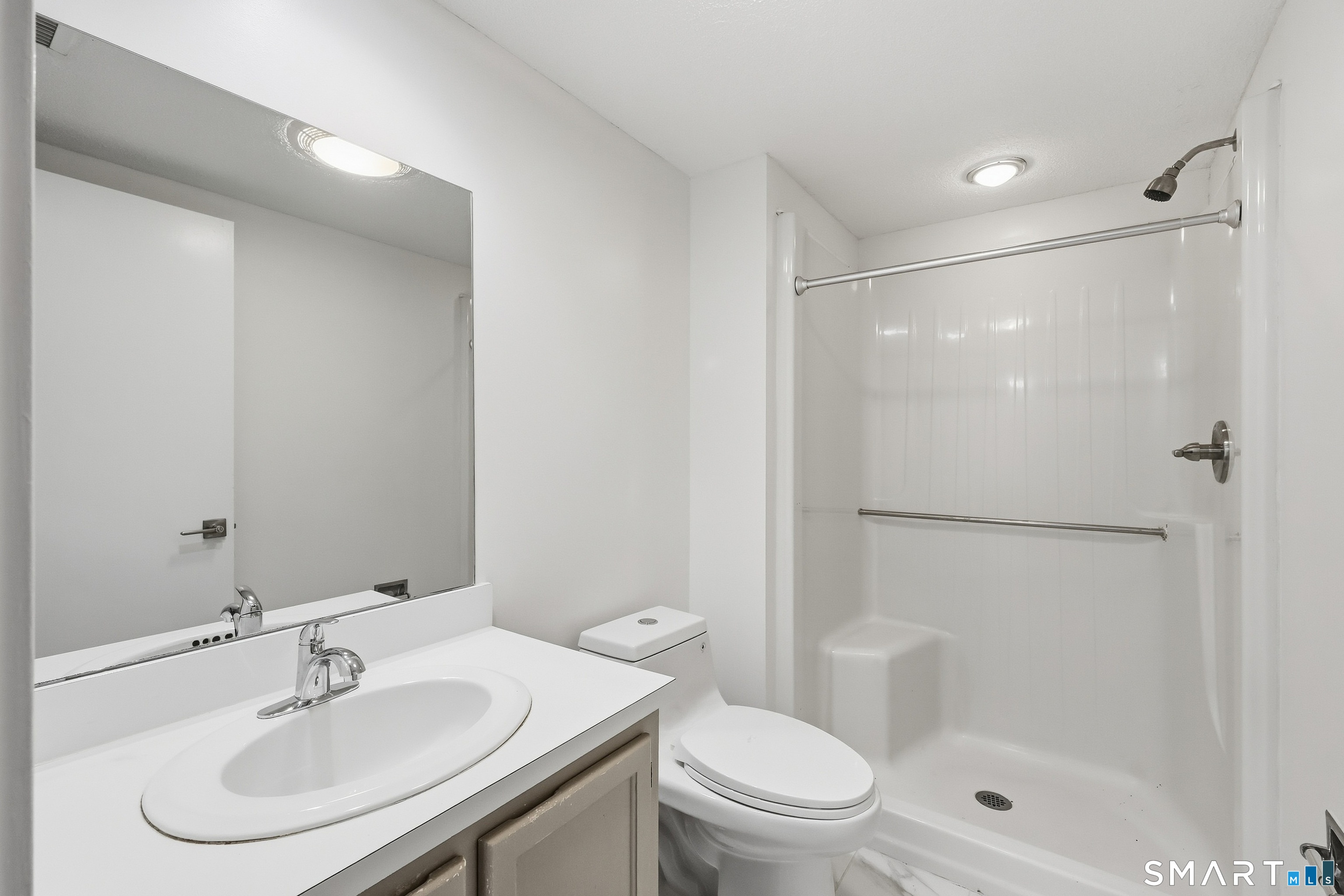 18 Sycamore Lane Avon CT 06001