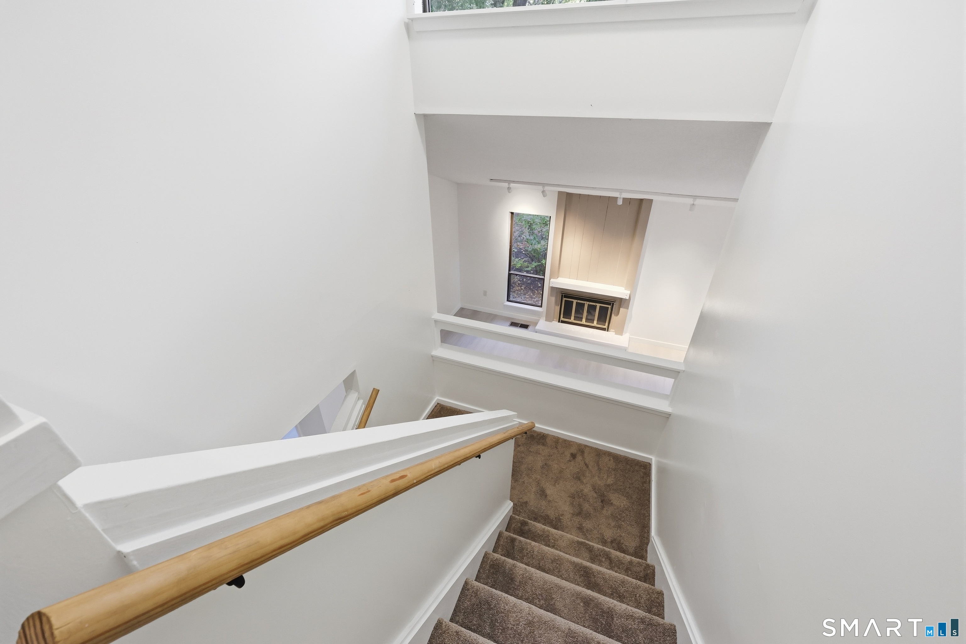 18 Sycamore Lane Avon CT 06001
