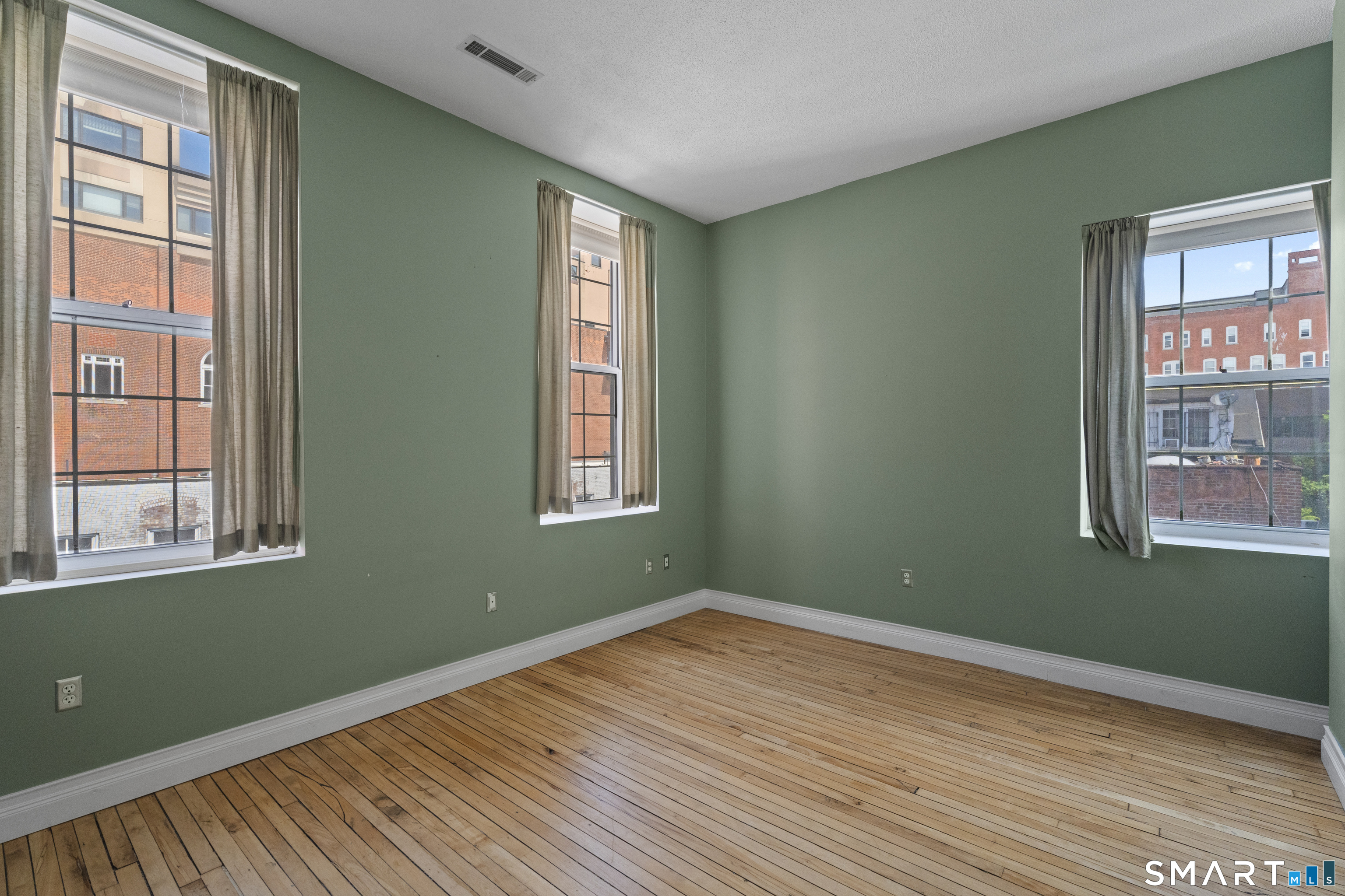 196 Crown Street New Haven CT 06510