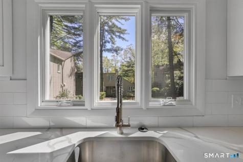 8 Lyle Court Farmington CT 06032