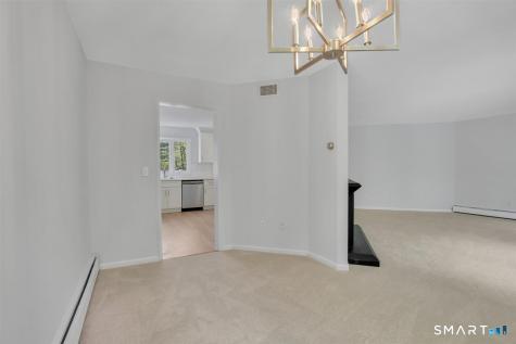 8 Lyle Court Farmington CT 06032