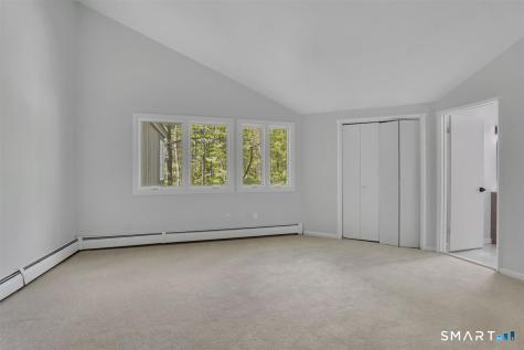 8 Lyle Court Farmington CT 06032