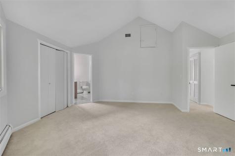 8 Lyle Court Farmington CT 06032