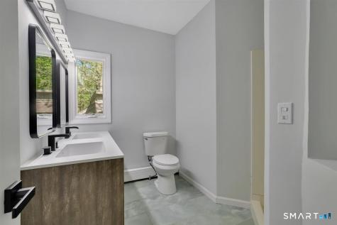 8 Lyle Court Farmington CT 06032
