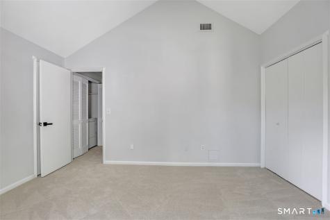 8 Lyle Court Farmington CT 06032