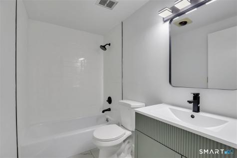 8 Lyle Court Farmington CT 06032