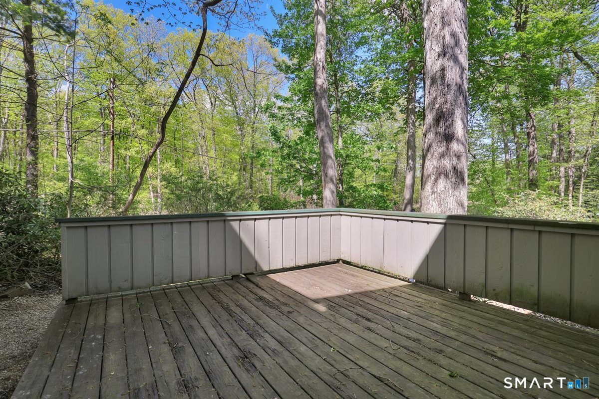 8 Lyle Court Farmington CT 06032