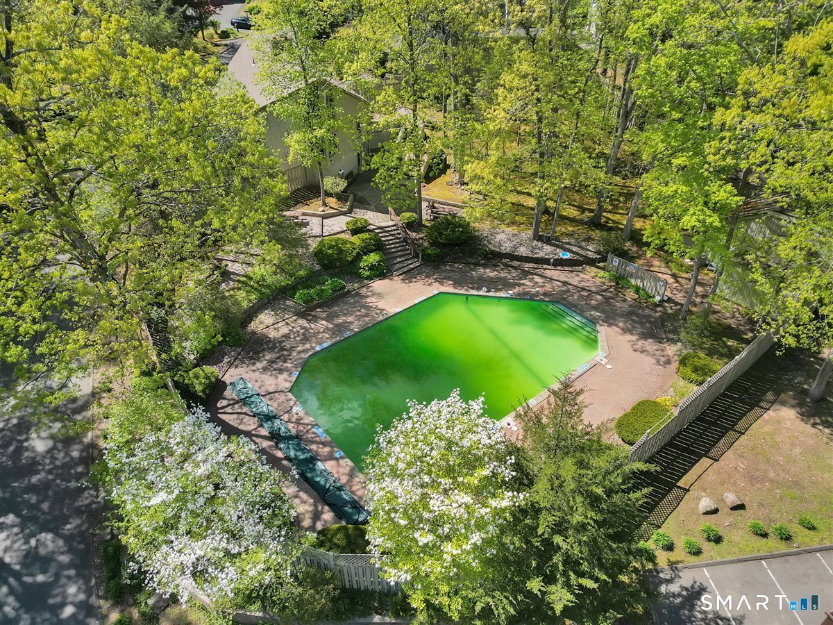 8 Lyle Court Farmington CT 06032