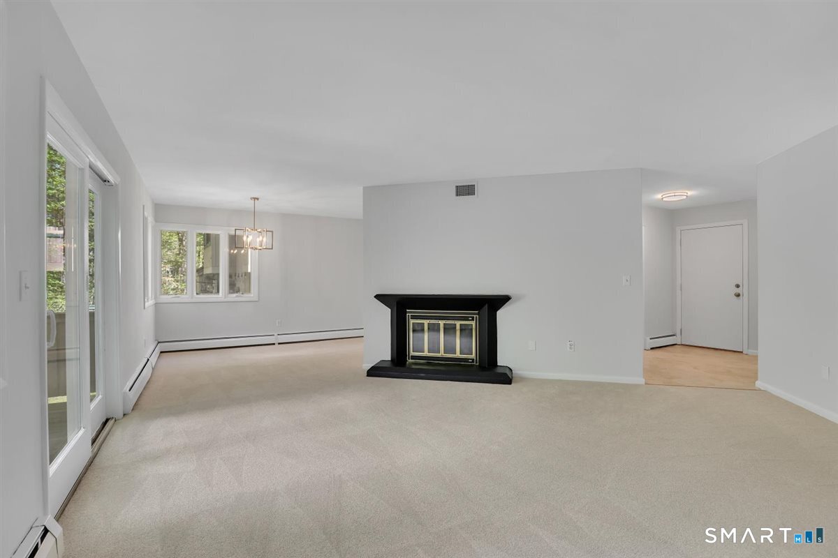8 Lyle Court Farmington CT 06032