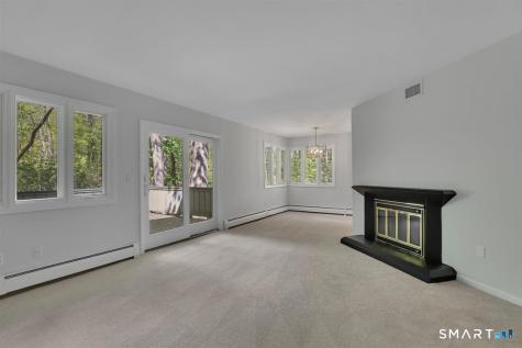 8 Lyle Court Farmington CT 06032