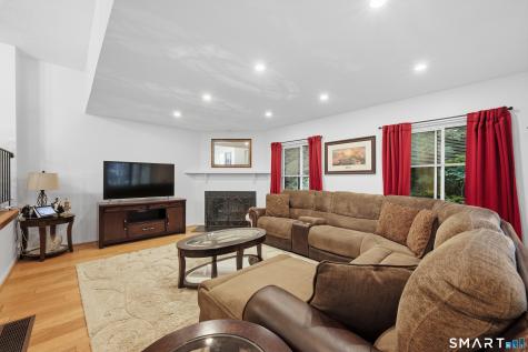 30 Stonegate Circle Branford CT 06405
