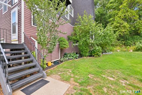 30 Stonegate Circle Branford CT 06405