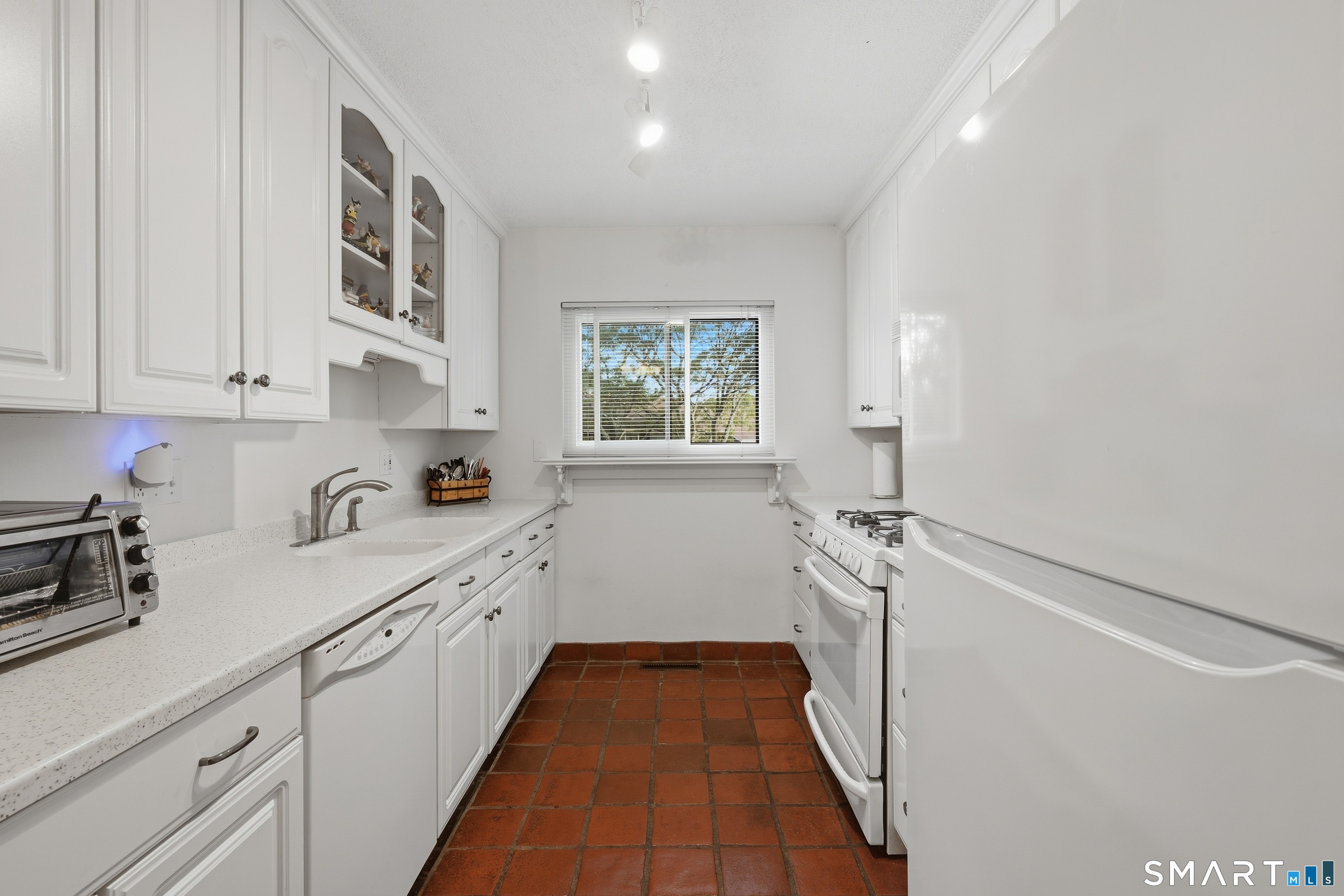 30 Stonegate Circle Branford CT 06405