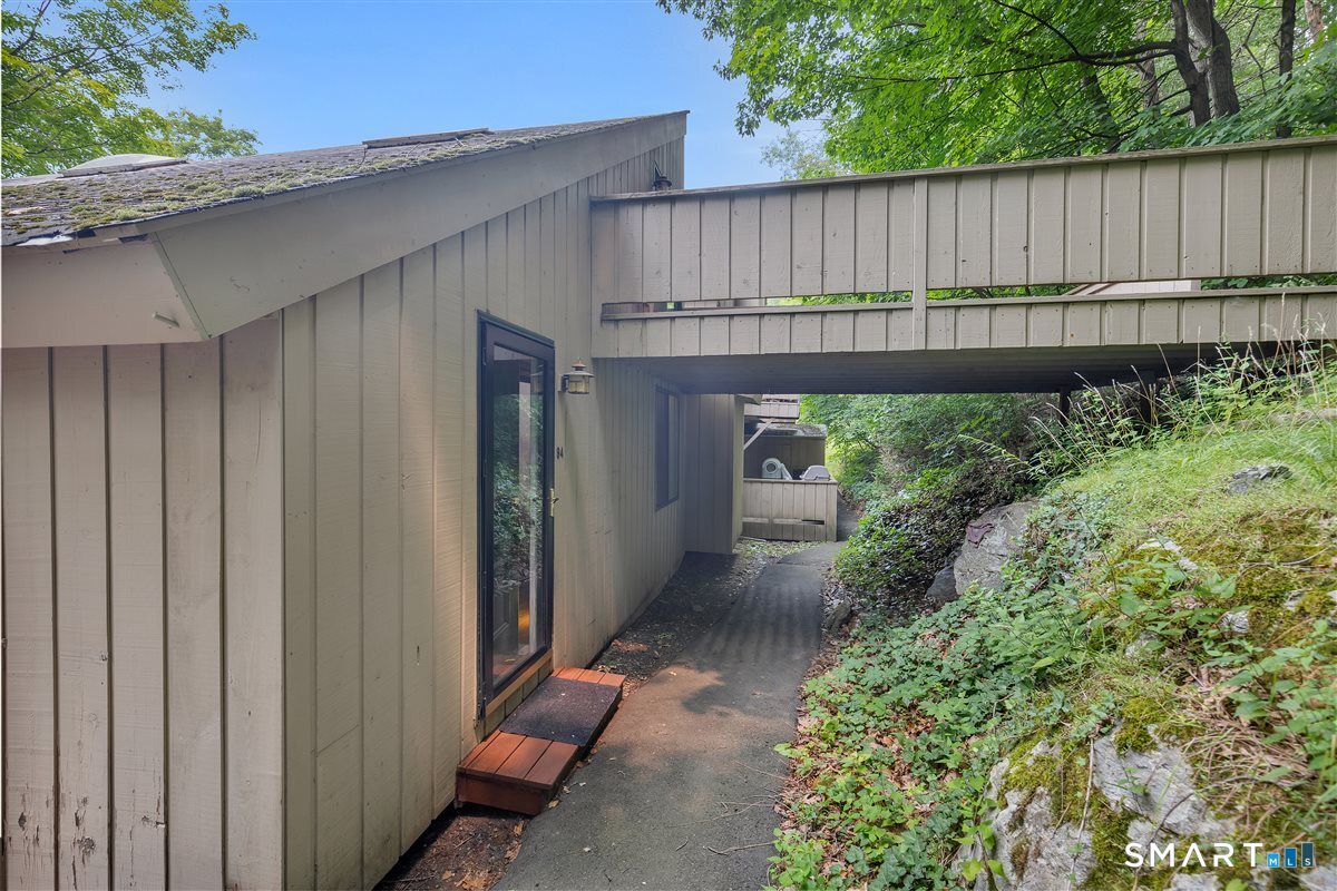 94 Mohawk Trail Guilford CT 06437