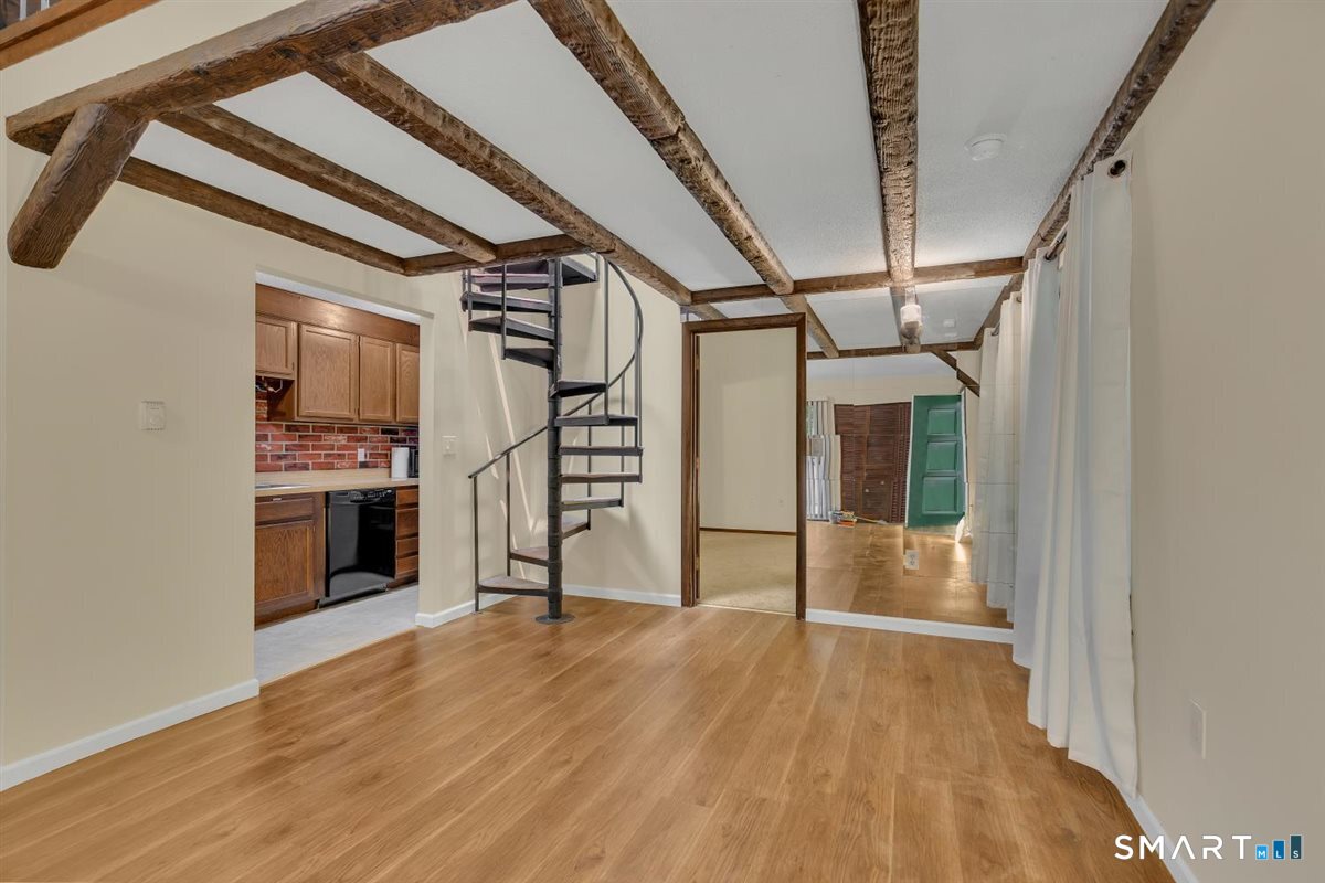 94 Mohawk Trail Guilford CT 06437