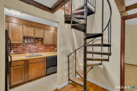 94 Mohawk Trail Guilford CT 06437