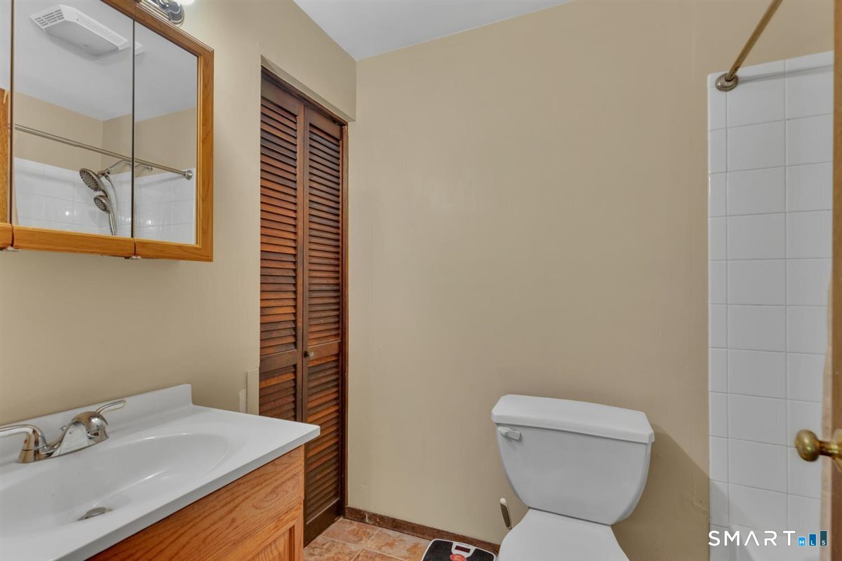 94 Mohawk Trail Guilford CT 06437